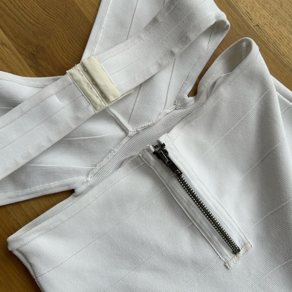 Guess ◡̈ Mirage Cut-Out Bandage Halter Mini Dress - Picture 7 of 15